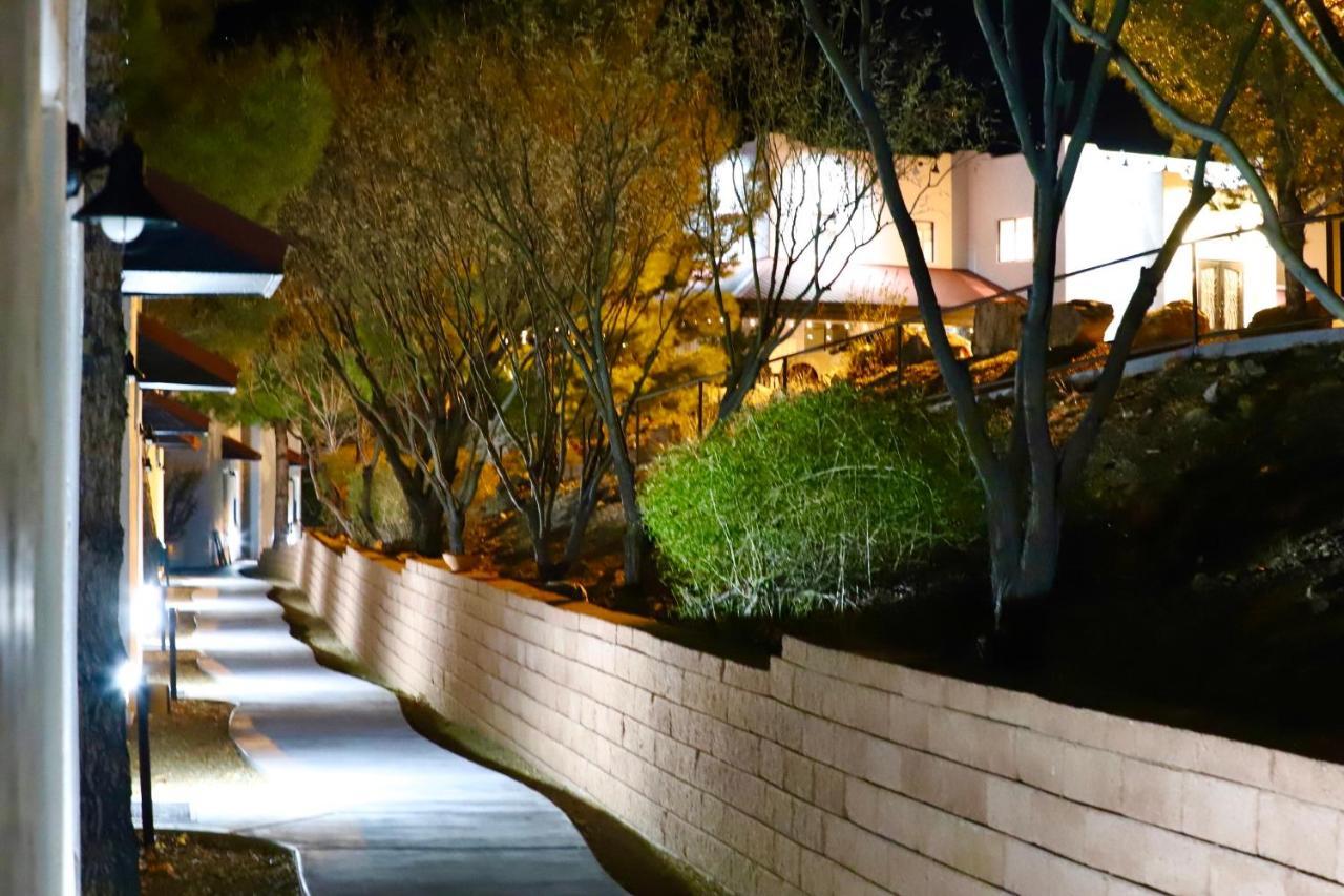 Hotel Creekside And